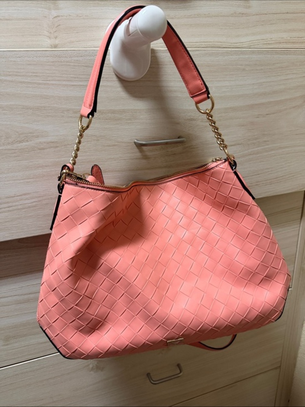 Victoria's‎ Secret EUC Bright Coral Pink Woven Shoulder Bag Gold Hardware #001